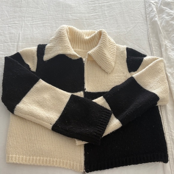 Sweaters - Black and Cream Checkered Knit Sweater